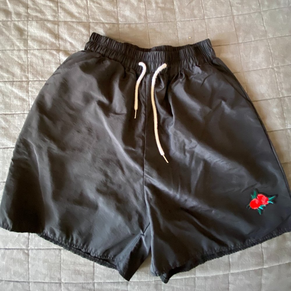MEDUIM ROMWE SHORTS